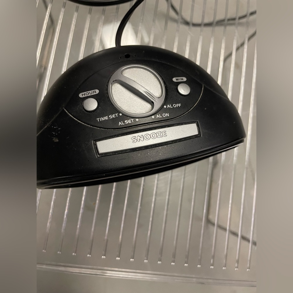 Alarm clock - Picture 2 of 2